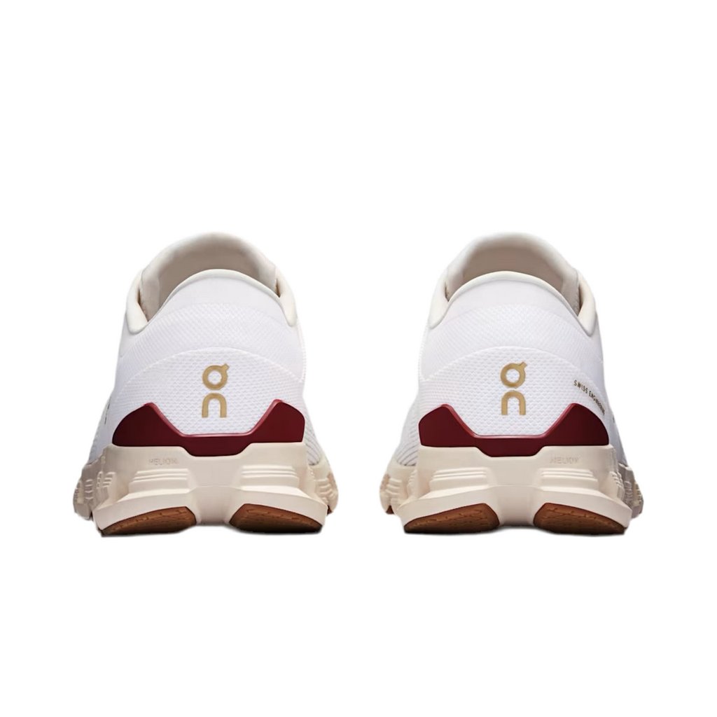 On running X 4 'Pearl Ivory'